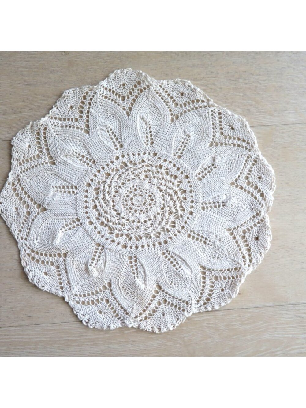 Handmade Crochet Lace Doily Round Floral Pattern 10.5-Inch Diameter Off-White